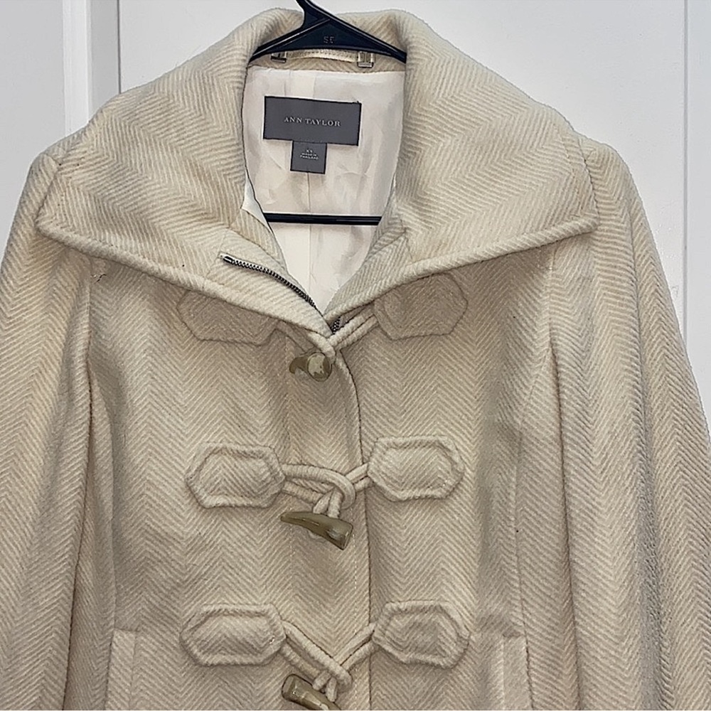 Ann Taylor pea coat cream white zip up beautiful pea jacket size xs coat